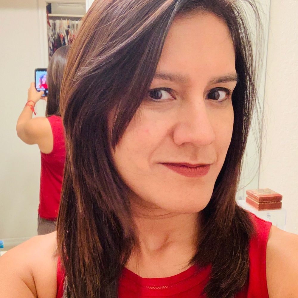 Meet your Posher, Ana cecilia